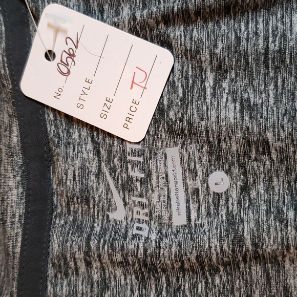 Nike Dri-fit Long Sleeved shirt (0562) - Picture 3 of 4